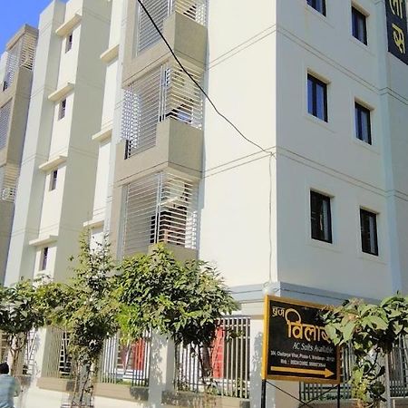 Braj Villas Vrindāvan Exteriör bild
