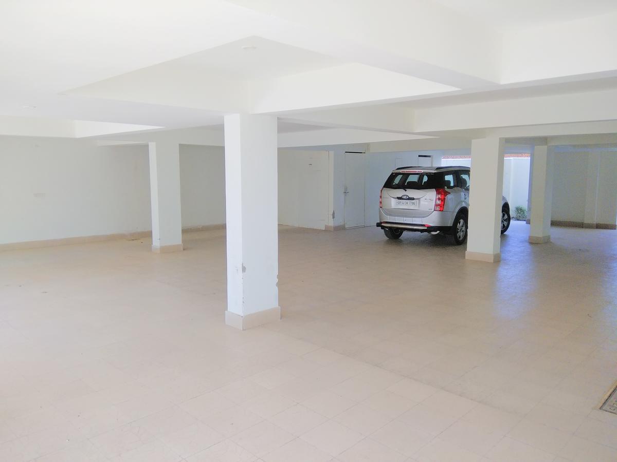 Braj Villas Vrindāvan Exteriör bild